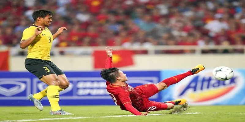 Bối cảnh và tính chất căng thẳng của trận bán kết lượt đi
